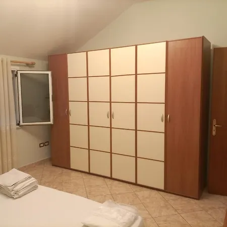 Elena For Rent Garden View ヴィラ *