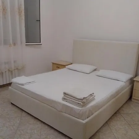 ヴィラ Elena For Rent Garden View Xhafzotaj